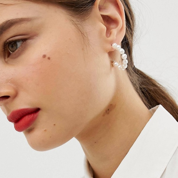 Statement Dainty Baroque Pearls Hoop 18K Gold Plated Earrings - Picture 2 of 6